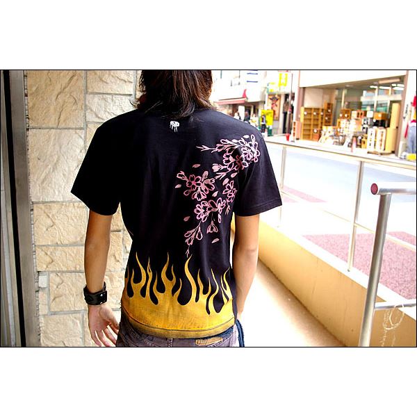 【商品名】 戦国武将Tシャツ 【前田慶次】 XSサイズ 半袖 綿100% ブラック(黒) 〔Uネック おもしろ〕 【ジャンル・特徴】 おしゃれな戦国ティーシャツ 和柄 オリジナルデザイン 傾奇者